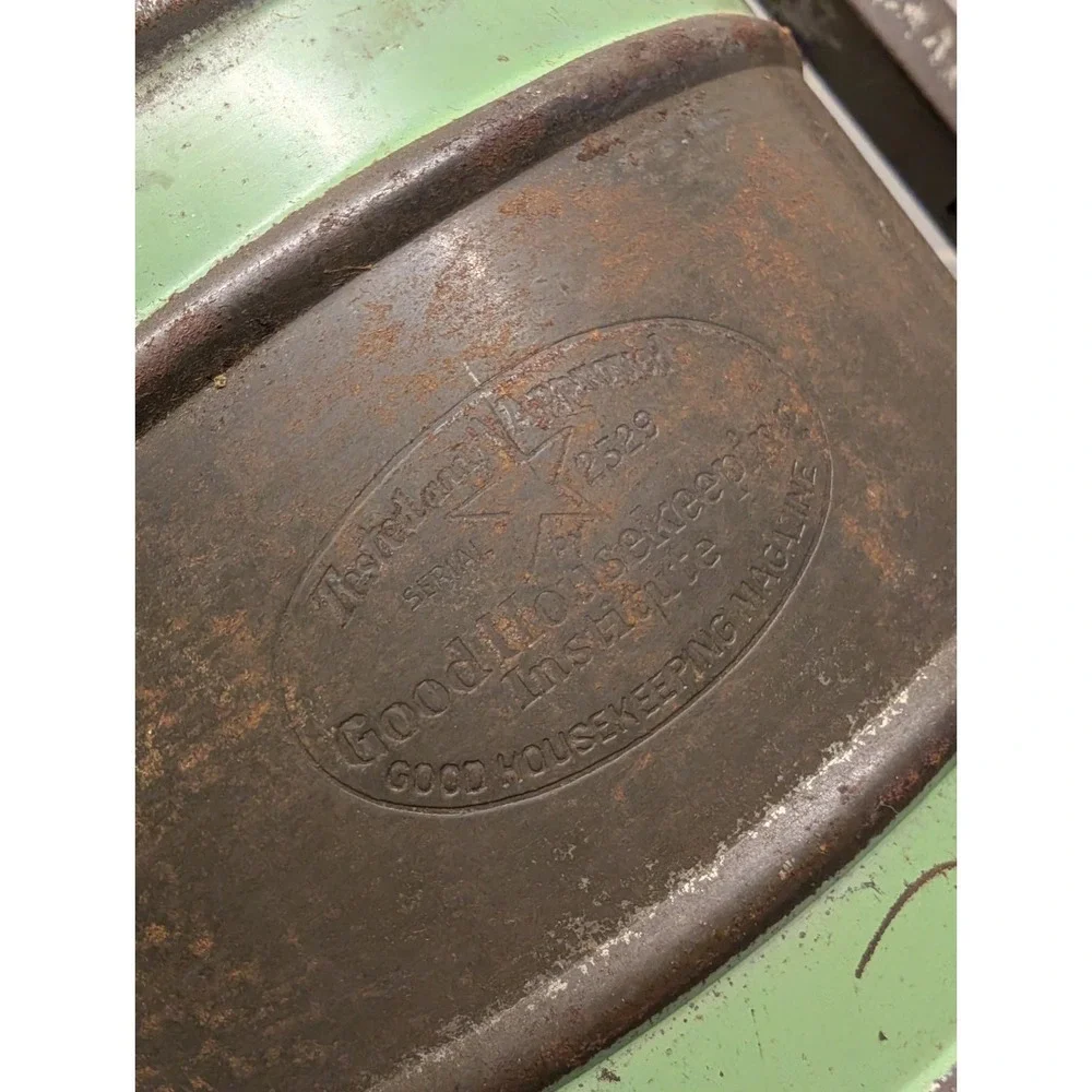 Vintage‎ Savory Sift-Chine Sifter with Green Stripes, Made In USA